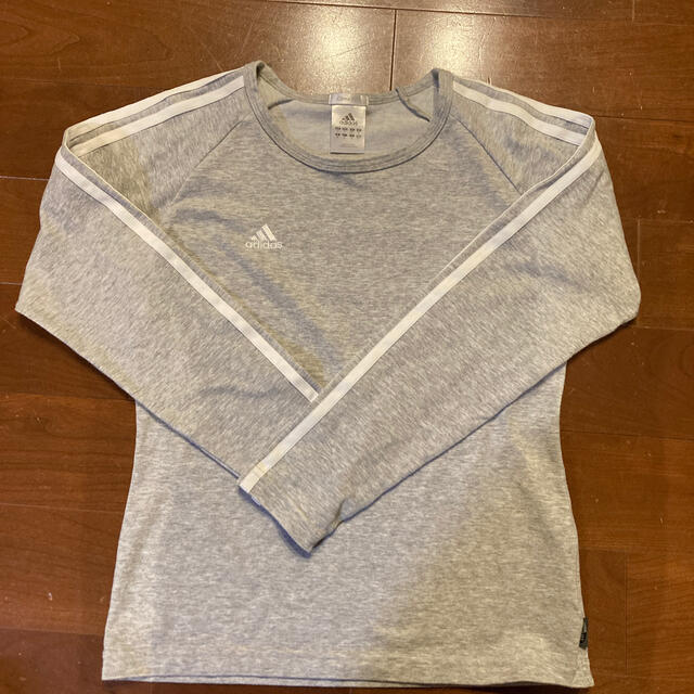 adidas(アディダス)のアディダス長袖シャツ レディースのトップス(Tシャツ(長袖/七分))の商品写真