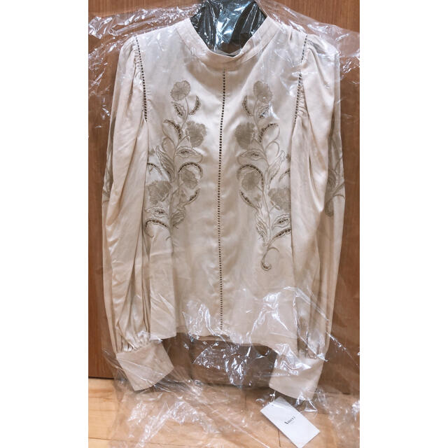 AMERI LADY EMBROIDERY PUFF BLOUSE アイボリー | ovale.eu