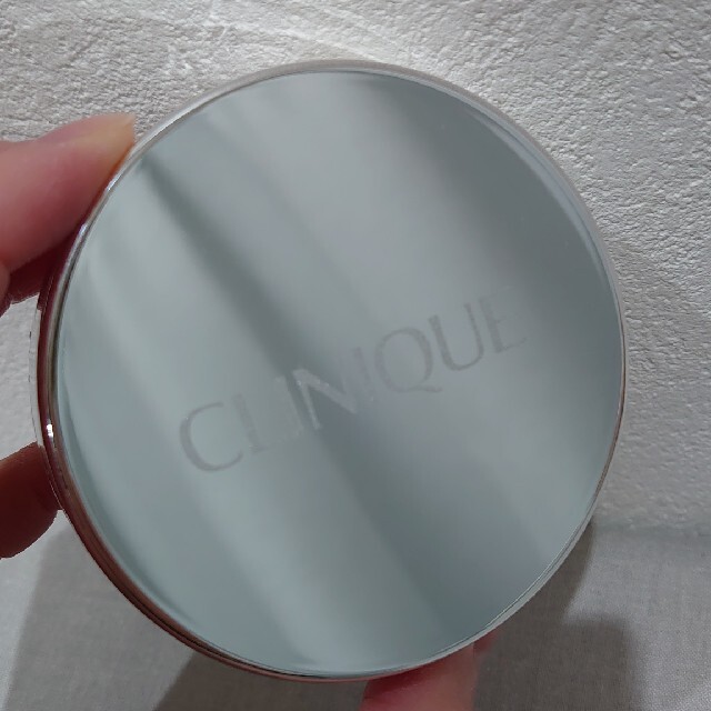 CLINIQUE(クリニーク)のクリニーク／クッションファンデのコンパクト コスメ/美容のベースメイク/化粧品(ファンデーション)の商品写真