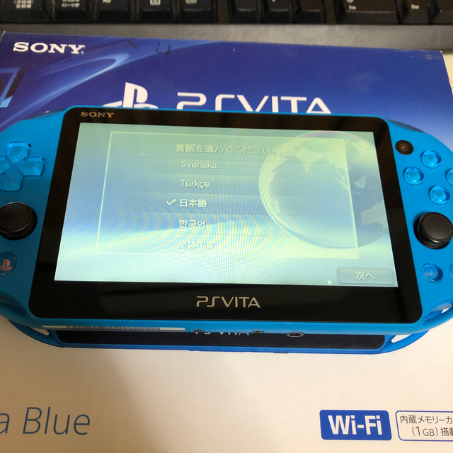 PlayStation Vita(プレイステーションヴィータ)のSONY PlayStationVITA 本体  メモリー16GB付属 エンタメ/ホビーのゲームソフト/ゲーム機本体(携帯用ゲーム機本体)の商品写真