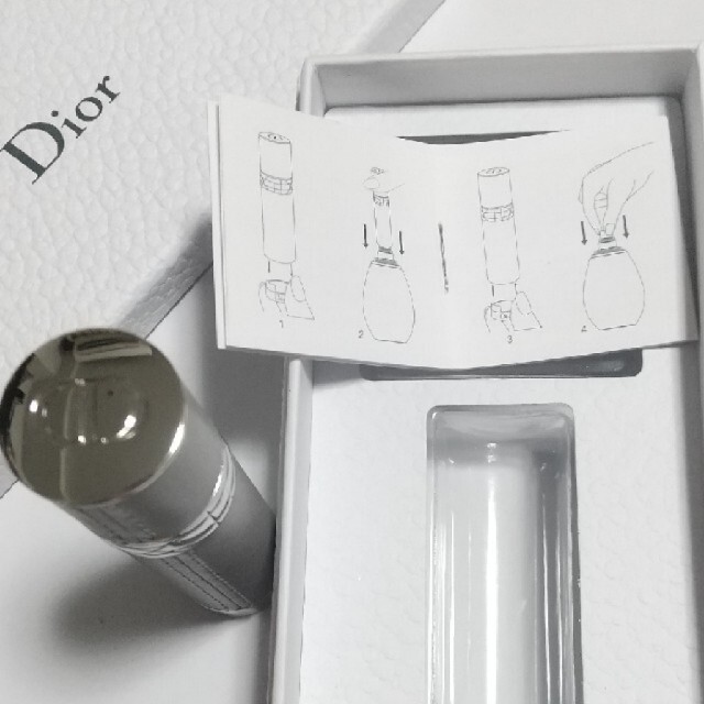 Dior(ディオール)の新品未使用★Dior アトマイザー 香水入れ ノベルティ コスメ/美容のメイク道具/ケアグッズ(ボトル・ケース・携帯小物)の商品写真