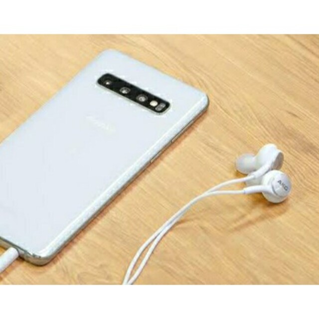 Galaxy(ギャラクシー)のGalaxy S10 S10plus 付属品 AKG スマホ/家電/カメラのオーディオ機器(ヘッドフォン/イヤフォン)の商品写真