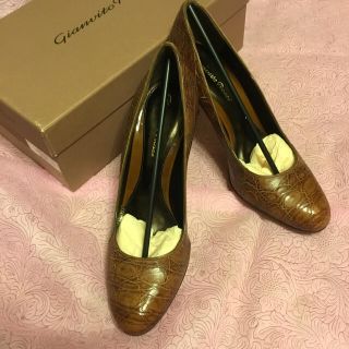 ジャンヴィットロッシ(Gianvito Rossi)の【ジャンヴィトロッシ 】リアルクロコ　パンプス　ブラウン　新品未使用(ハイヒール/パンプス)