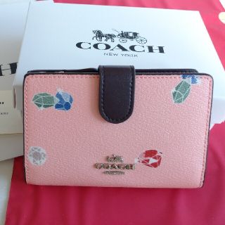 コーチ(COACH)の限定品 COACH 2つ折り財布 ミディアム ピンク 宝石 白雪姫 新品(財布)