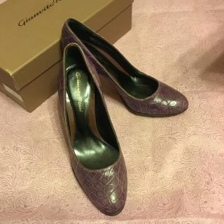 ジャンヴィットロッシ(Gianvito Rossi)の【ジャンヴィトロッシ 】リアルクロコ　パンプス　パープル　１回短時間使用(ハイヒール/パンプス)