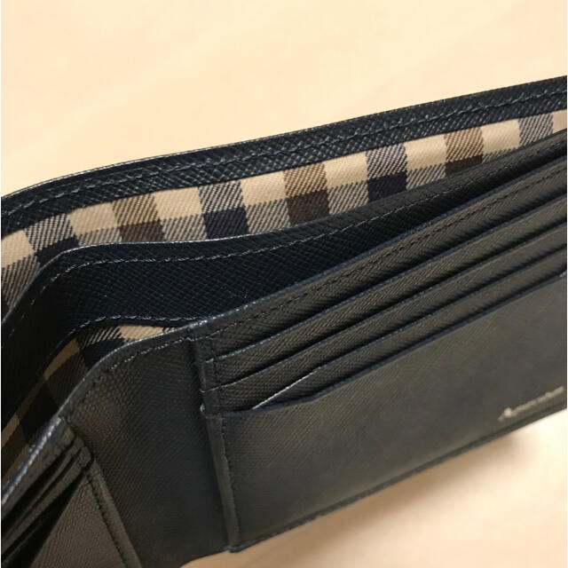 AQUA SCUTUM(アクアスキュータム)のアクアスキュータム　薄い財布 メンズのファッション小物(折り財布)の商品写真