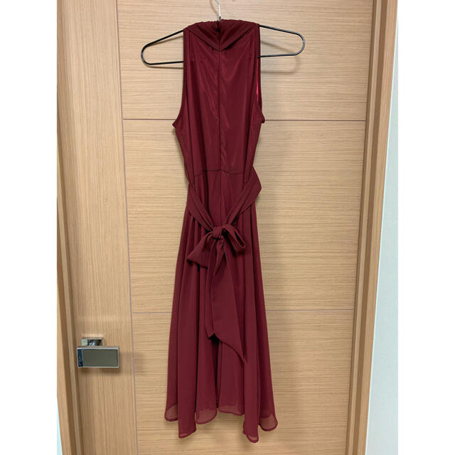 バーガンディ　パーティドレス　ホルターネック風 レディースのフォーマル/ドレス(ミディアムドレス)の商品写真