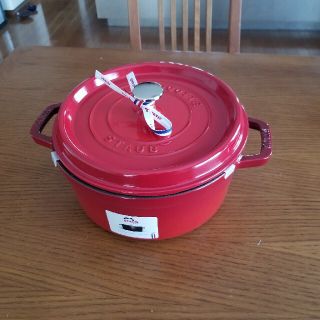 ストウブ(STAUB)のピコ ココット ラウンド 24cm　チェリ−/レッド(鍋/フライパン)