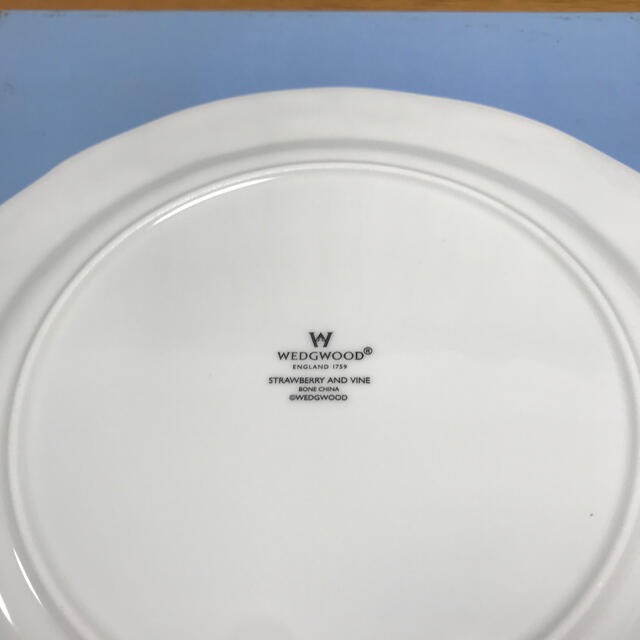 WEDGWOOD(ウェッジウッド)のウェッジウッドWEDGWOOD 平皿（28.５㎝） インテリア/住まい/日用品のキッチン/食器(食器)の商品写真