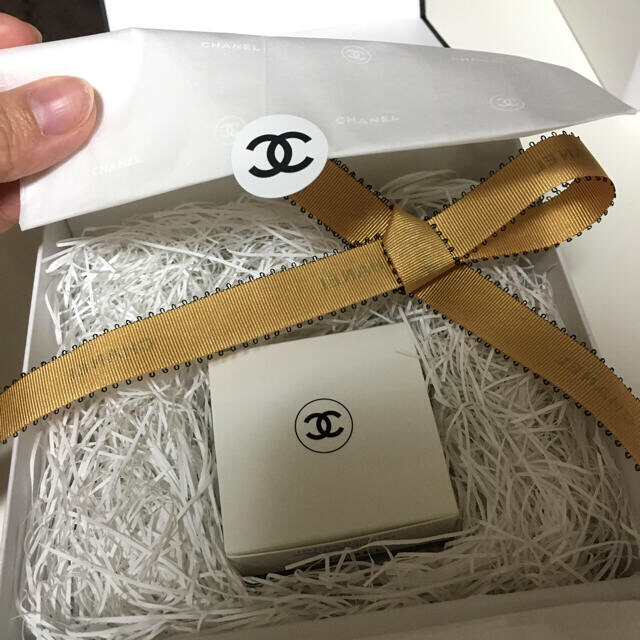 CHANEL(シャネル)のシャネル☆未使用イドゥラ ビューティ リップ バーム コスメ/美容のスキンケア/基礎化粧品(リップケア/リップクリーム)の商品写真