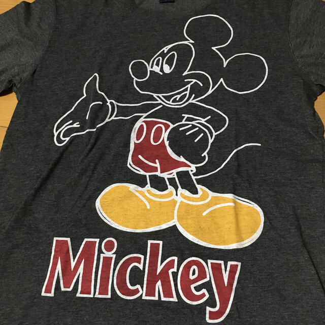 Disney(ディズニー)の★ディズニー ミッキーTシャツ グレー Lサイズ       E19 メンズのトップス(Tシャツ/カットソー(半袖/袖なし))の商品写真