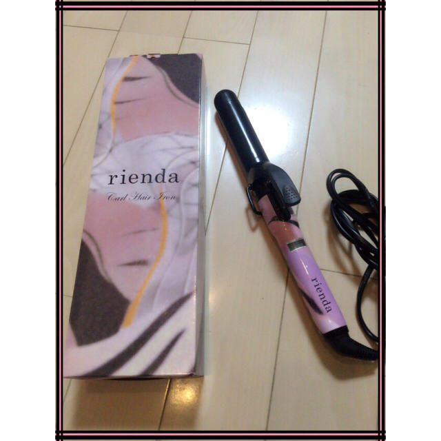 rienda(リエンダ)のrienda ノベルティー カールコテ スマホ/家電/カメラの美容/健康(ヘアアイロン)の商品写真