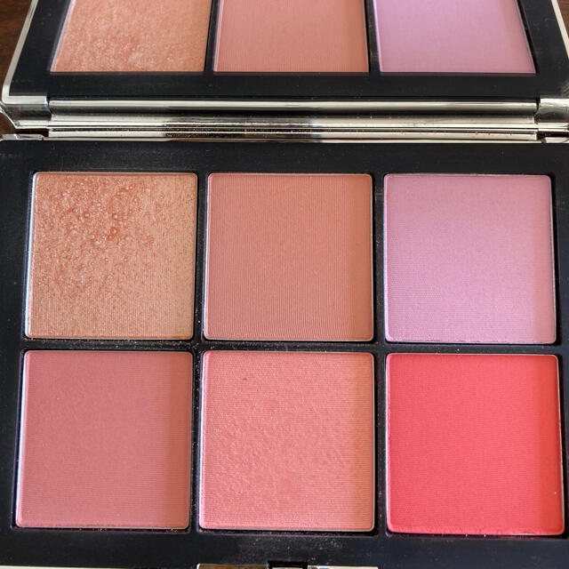 NARS(ナーズ)のNARS ナーズ　ナーズイスト　ウォンテッド１　チークパレット コスメ/美容のベースメイク/化粧品(チーク)の商品写真