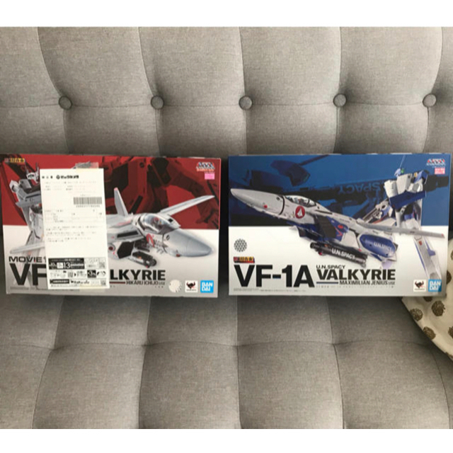 macros(マクロス)の超合金 マクロス VF-1S+VF-1Aセット エンタメ/ホビーのおもちゃ/ぬいぐるみ(模型/プラモデル)の商品写真