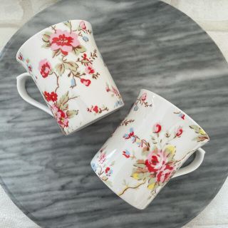 キャスキッドソン(Cath Kidston)の☆値下げ☆キャスキッドソン 花柄 マグカップ ペア 美品(グラス/カップ)