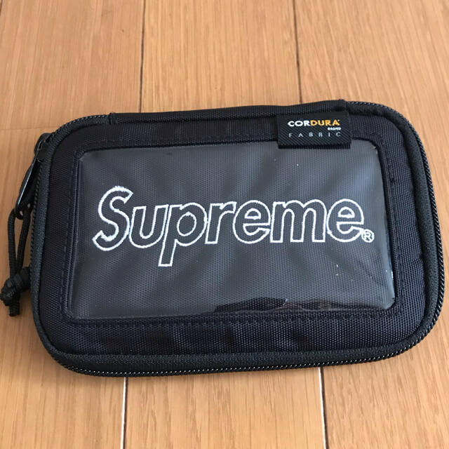 Supreme(シュプリーム)のSupreme small zip wallet ウォレット　シュプリーム メンズのファッション小物(折り財布)の商品写真