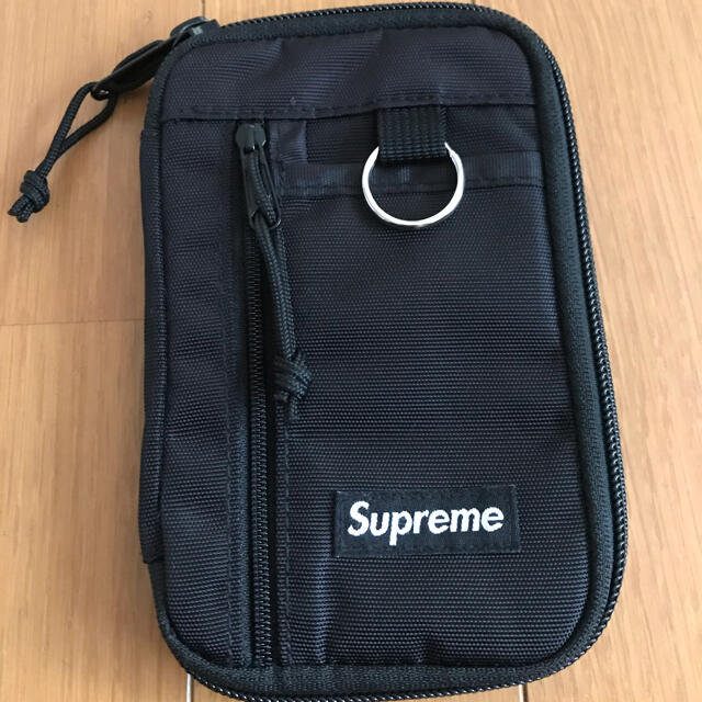 Supreme(シュプリーム)のSupreme small zip wallet ウォレット　シュプリーム メンズのファッション小物(折り財布)の商品写真