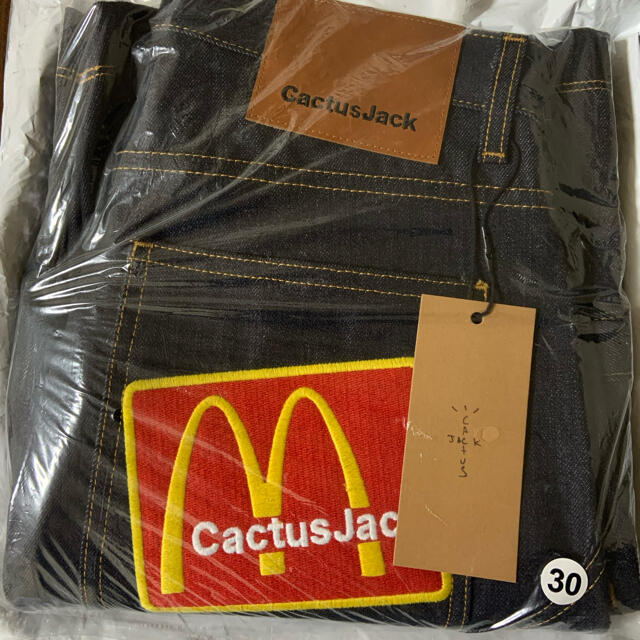 CACTUS(カクタス)のTRAVIS SCOTT × MCDONALD’S ショートデニム　マクドナルド メンズのパンツ(デニム/ジーンズ)の商品写真