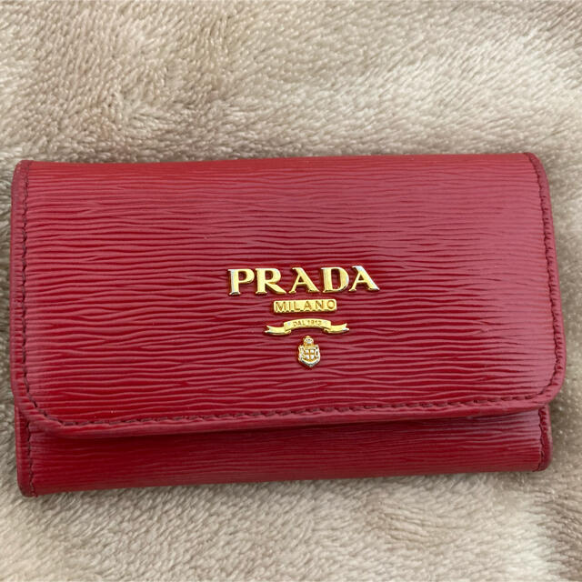 PRADA レッド　キーケース