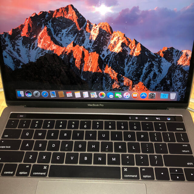 MacBook Pro 2016 13インチ/16GB/256GB充放電28回