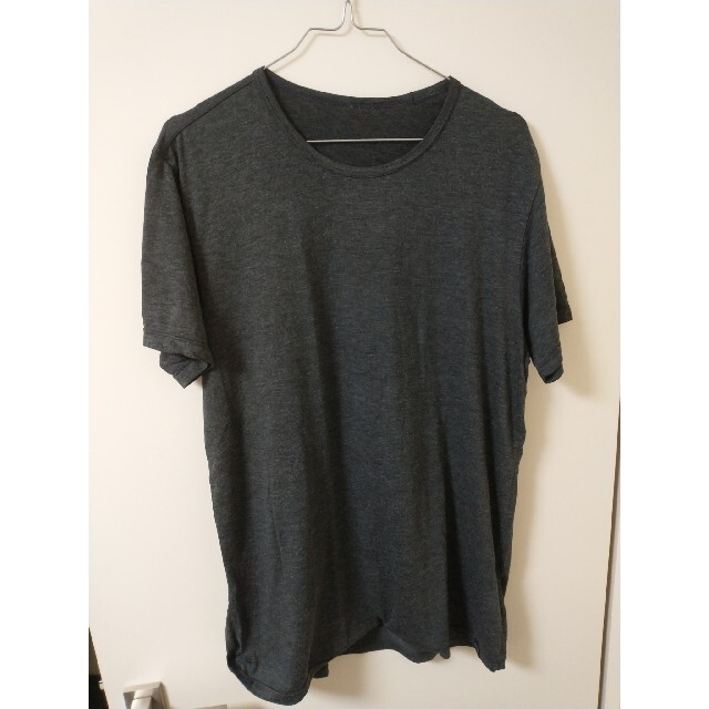 UNIQLO(ユニクロ)のユニクロ ヒートテック 半袖 ダークグレー メンズのトップス(Tシャツ/カットソー(半袖/袖なし))の商品写真