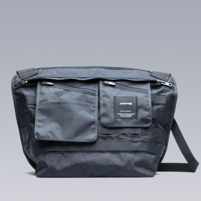 アクロニウム acronym 3a-3ts ブラックBlack ショルダーバッグの アクロニウム acronym 3a-3ts ブラックBlack ショルダーバッグの