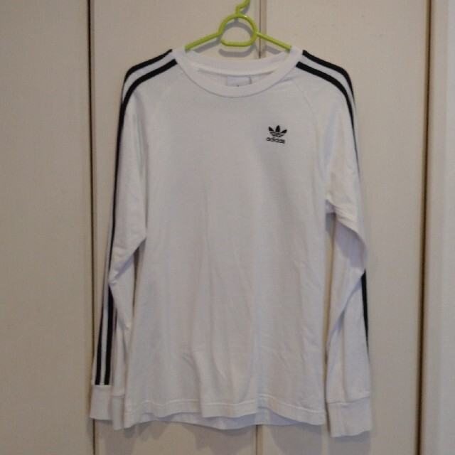 adidas(アディダス)のadidasオリジナルス  スリーストライプ  サイズS美品 レディースのトップス(Tシャツ(長袖/七分))の商品写真