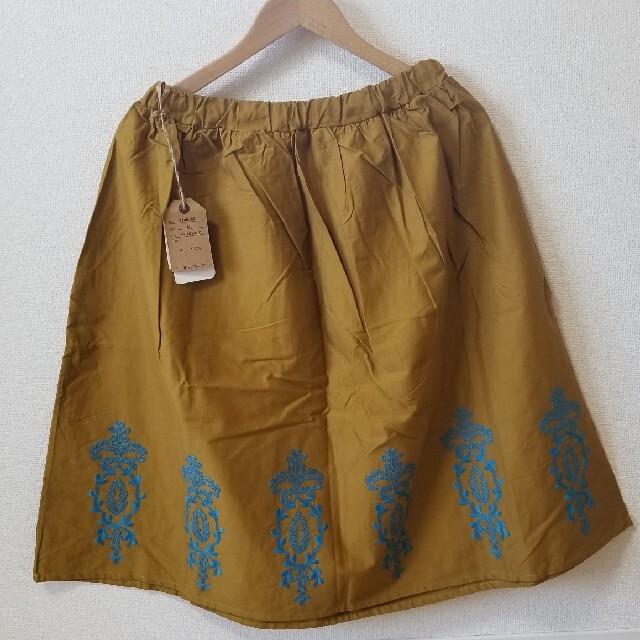Solberry(ソルベリー)のsoulvery刺繍スカート2枚セット レディースのスカート(ひざ丈スカート)の商品写真