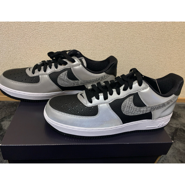 NIKE AIR FORCE1 silver snake
