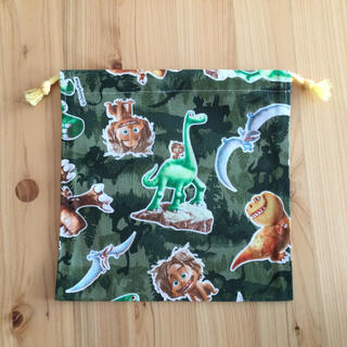 ディズニー(Disney)の巾着（20×20）　コップ袋　道具袋　アーロと少年(その他)