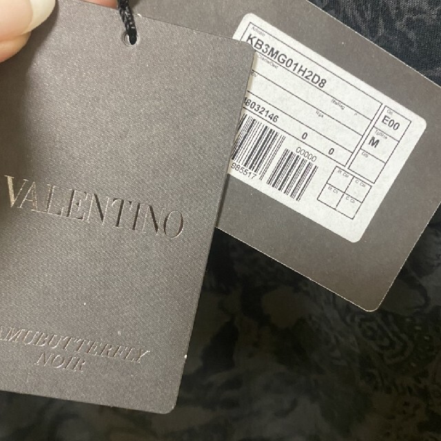 VALENTINO  Ꭲシャツ　（値引き可能）