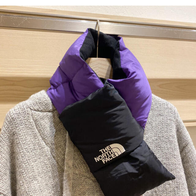 THE NORTH FACE(ザノースフェイス)の新品・ノースフェイス　ダウンマフラー　THE NORTH FACE   レディースのファッション小物(マフラー/ショール)の商品写真