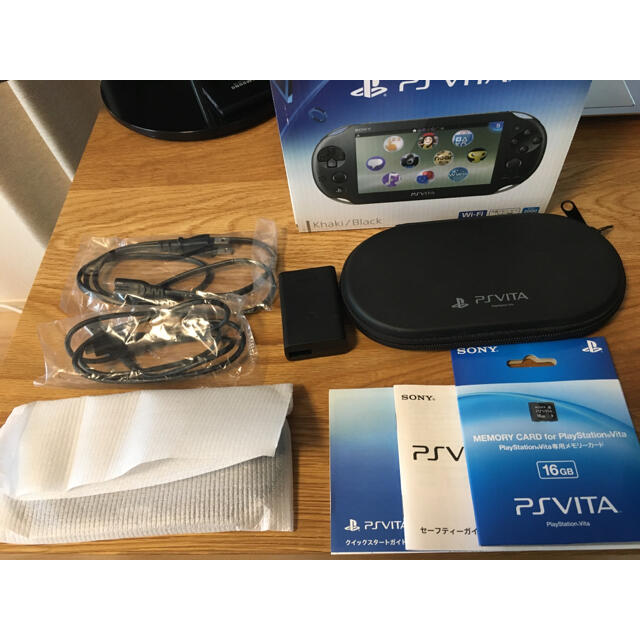PS Vita本体（PCH-2000ZA16）+16GBメモリーカード - 携帯用ゲーム機本体