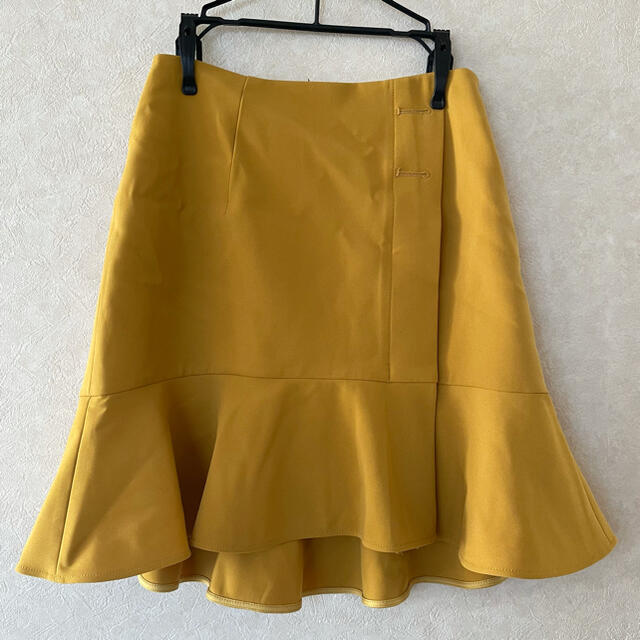 マスタードイエロー　フリル　ミニスカート レディースのスカート(ミニスカート)の商品写真