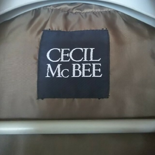 CECIL McBEE(セシルマクビー)のCECIL McBEE　ダウンジャケット中古 レディースのジャケット/アウター(ダウンジャケット)の商品写真