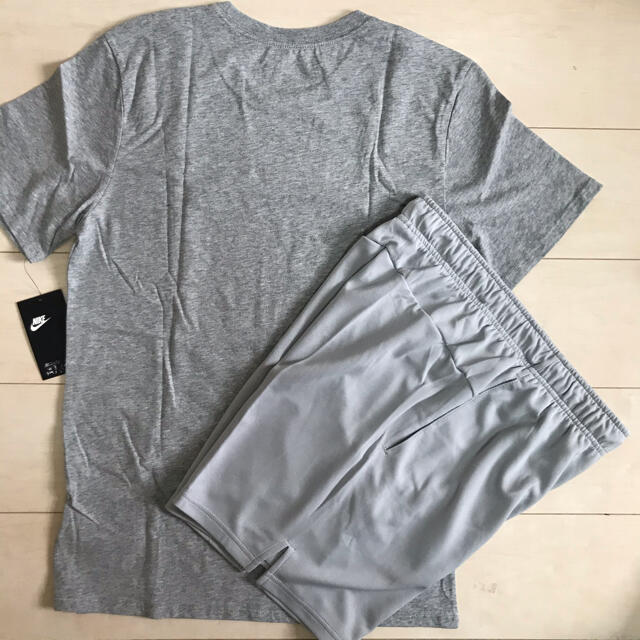 新品　NIKE Tシャツ　ハーフパンツ　M セット　ランニング　ジム　 メンズのトップス(Tシャツ/カットソー(半袖/袖なし))の商品写真