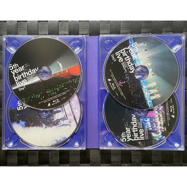 乃木坂46(ノギザカフォーティーシックス)の乃木坂46 5th YEAR BIRTHDAY LIVE 完全生産限定版 BD エンタメ/ホビーのDVD/ブルーレイ(ミュージック)の商品写真