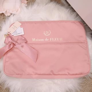 メゾンドフルール(Maison de FLEUR)のMaison de FLEUR  メゾンドフルール サテンリボンPCケースL(その他)