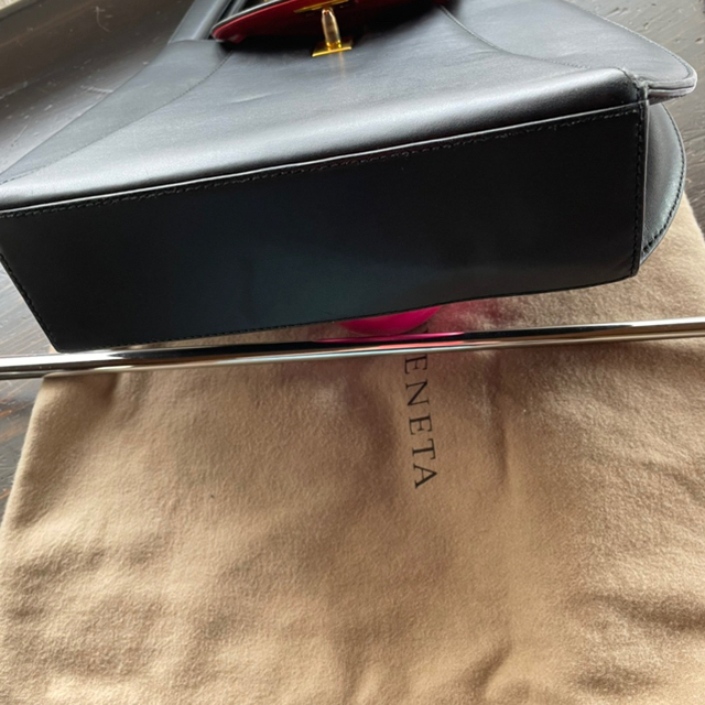 Cartier(カルティエ)のカルティエ　バック　エクボあり レディースのバッグ(ハンドバッグ)の商品写真