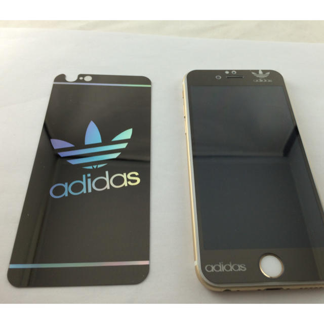 adidas(アディダス)の海外限定アディダス画面側のみ黒 スマホ/家電/カメラのスマホアクセサリー(保護フィルム)の商品写真