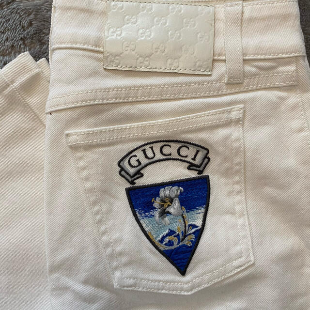 Gucci(グッチ)のホワイトデニムパンツ　M レディースのパンツ(デニム/ジーンズ)の商品写真