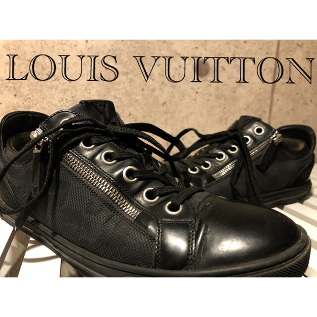 LOUIS VUITTON(ルイヴィトン)のルイヴィトン　LV ロゴ　スニーカー　ダミエ　ブラック　レザー メンズの靴/シューズ(スニーカー)の商品写真