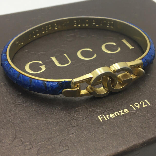 Gucci(グッチ)の希少 オールドグッチ バングル パイソン 蛇 ヴィンテージ レディース レディースのアクセサリー(ブレスレット/バングル)の商品写真