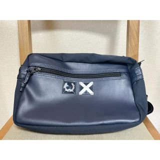 FRED PERRY - FRED PERRY × LUGGAGE LABEL Waist Bagの通販 by FRED PERRY - FRED PERRY × LUGGAGE LABEL Waist Bagの通販 by
