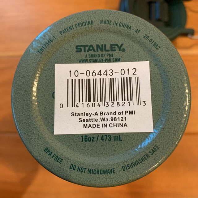 Stanley(スタンレー)の値下げ！スタンレー クラシックシリーズ トラベルマグ 16oz スポーツ/アウトドアのアウトドア(食器)の商品写真