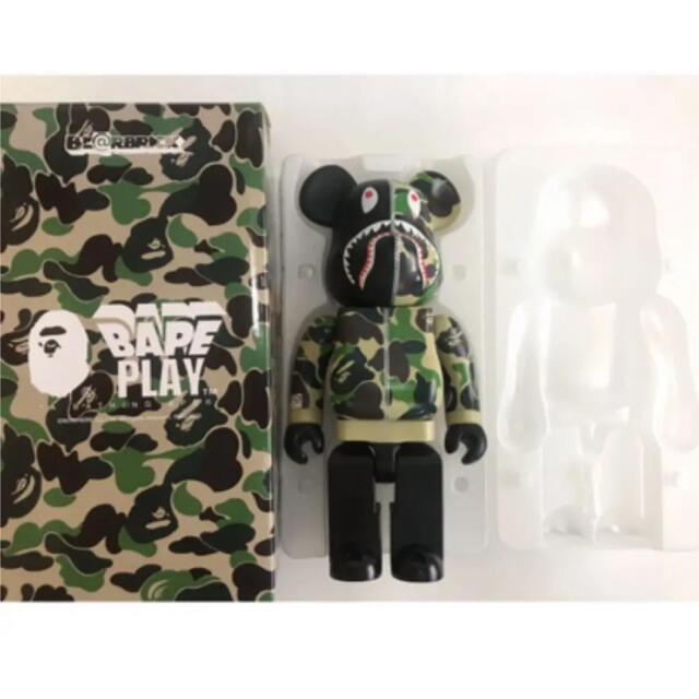 A BATHING APE(アベイシングエイプ)のBE@RBRICK BAPE CAMO SHARK 400％ ベアブリック ハンドメイドのおもちゃ(フィギュア)の商品写真