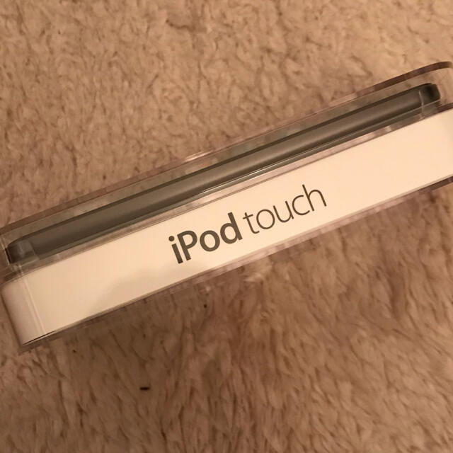 iPod touch(アイポッドタッチ)のiPod touch 32G スペースグレイ　新品　アイポッドタッチ スマホ/家電/カメラのオーディオ機器(ポータブルプレーヤー)の商品写真