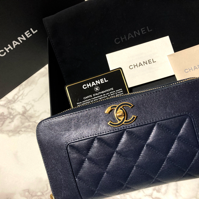 ブランド品専門の CHANEL ラウンドファスナー長財布 マトラッセ ココ