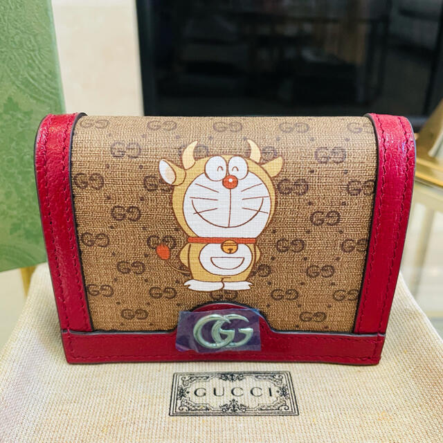 Gucci - よっぴ グッチ ドラえもん 牛ドラ カードケース (コイン＆紙幣入れ付き)