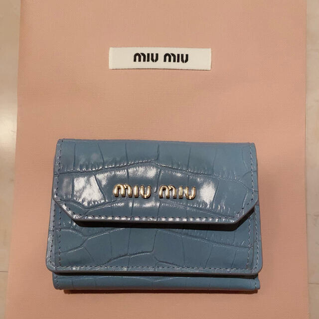 miumiu(ミュウミュウ)のるか@プロフ必読様専用　miumiuミニ財布 レディースのファッション小物(財布)の商品写真